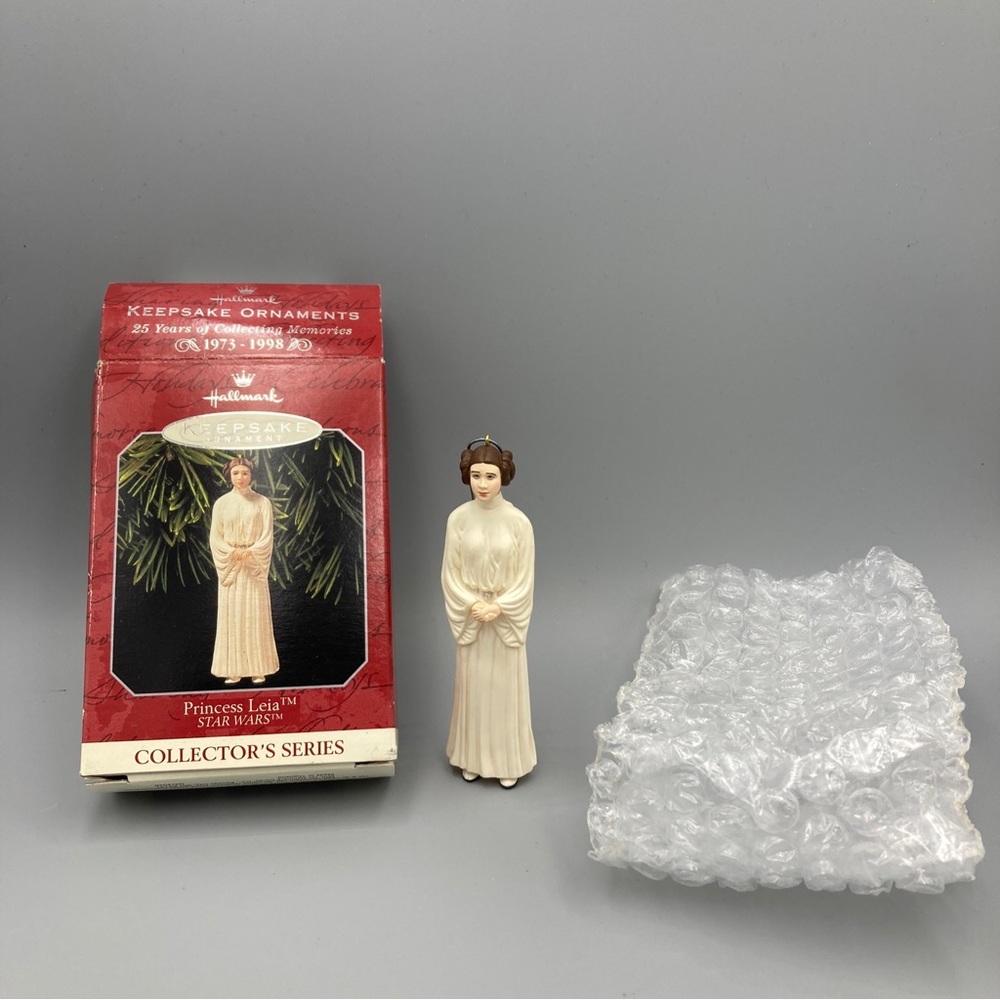 Vintage Hallmark Keepsake Ornament PRINCESS LEIA 2nd Star Wars Series 1998 NIB